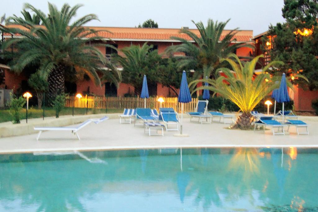 Hotel Cala Reale Stintino Bagian luar foto