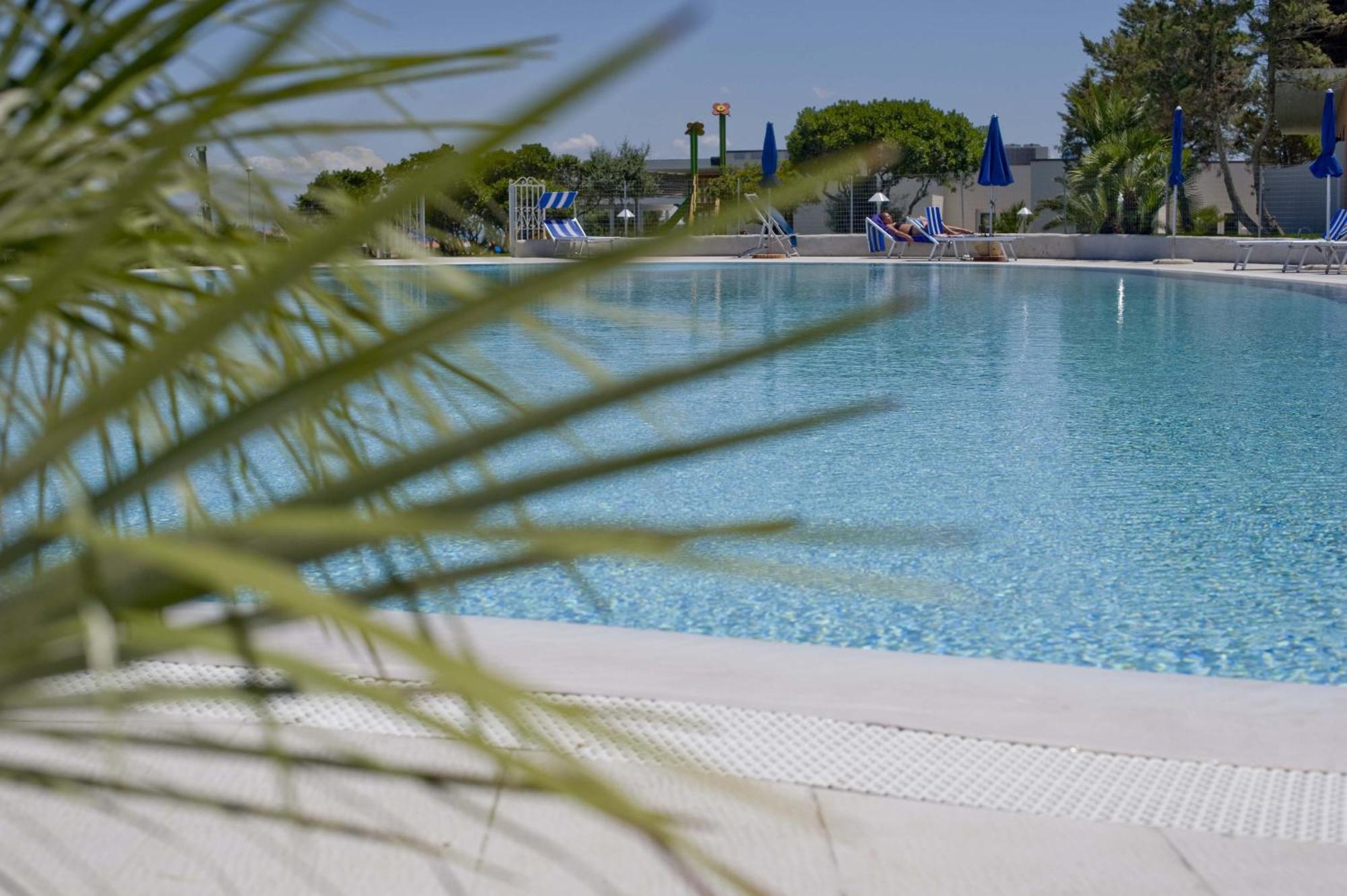 Hotel Cala Reale Stintino Bagian luar foto