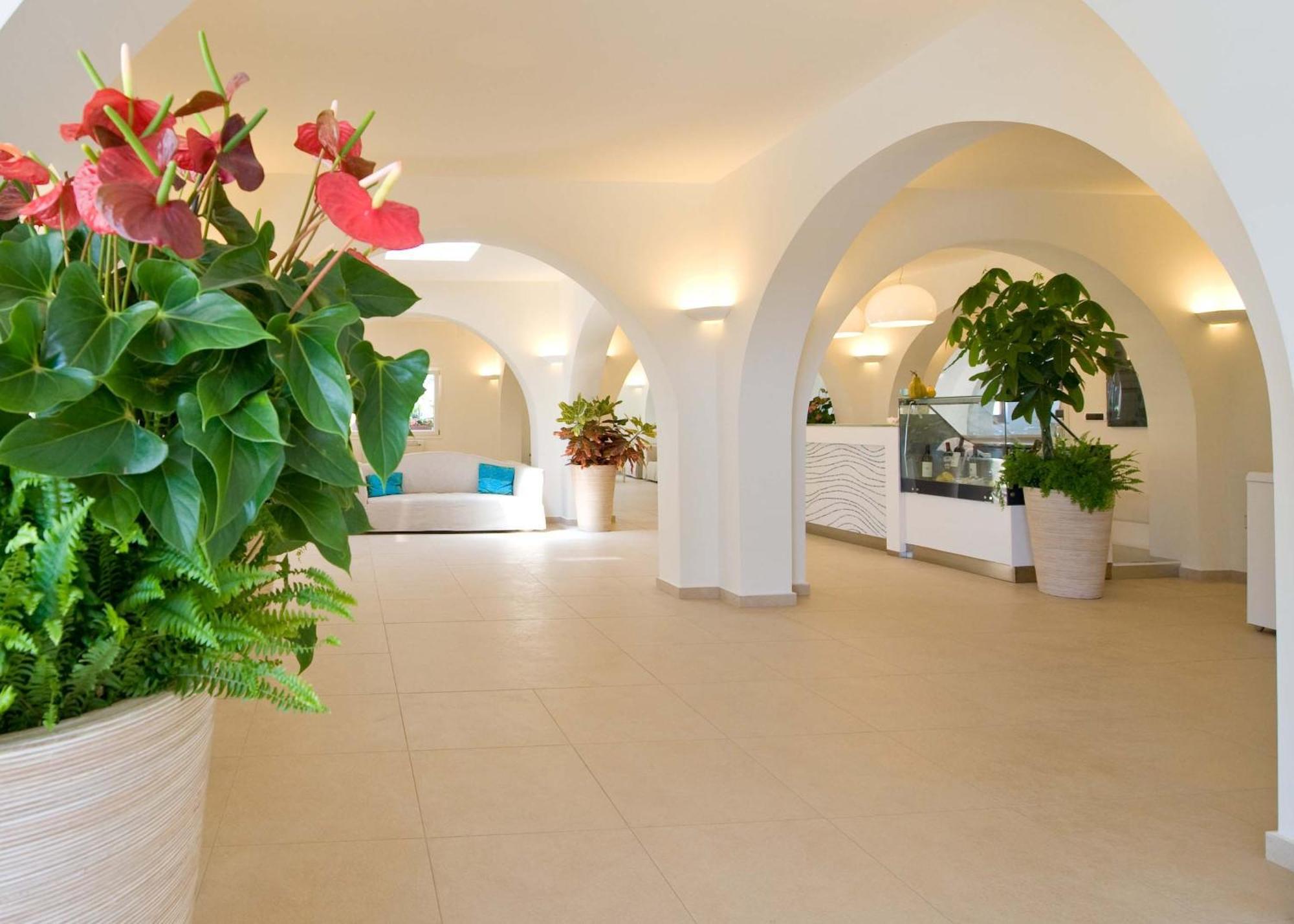 Hotel Cala Reale Stintino Bagian luar foto