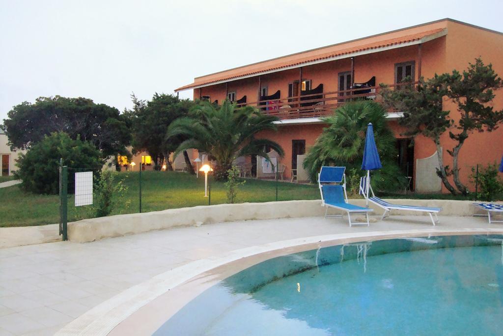 Hotel Cala Reale Stintino Bagian luar foto