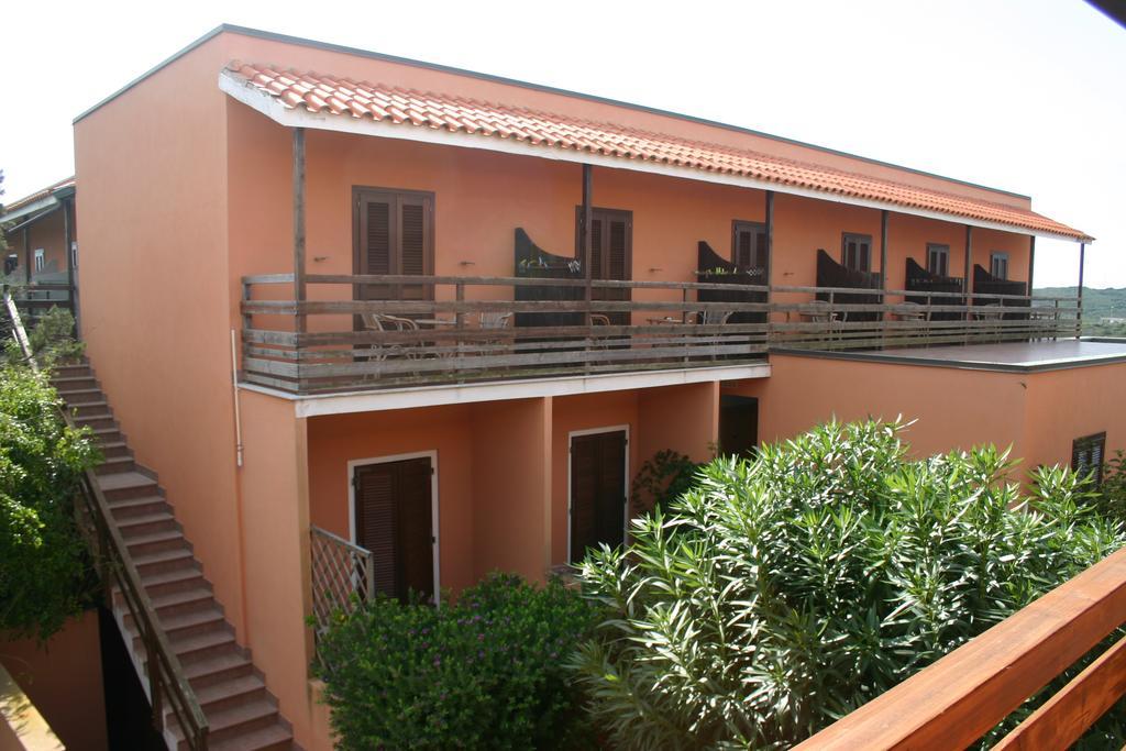 Hotel Cala Reale Stintino Bagian luar foto